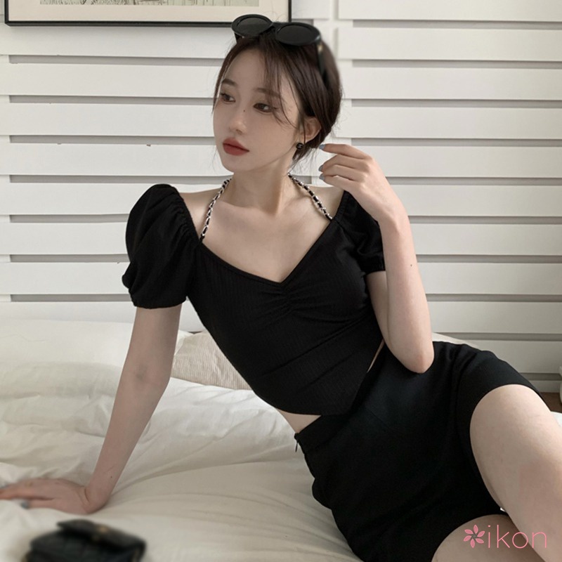 Áo Thun Crop top Cổ Chữ V Hở Lưng Tay Ngắn Có Dây Xích