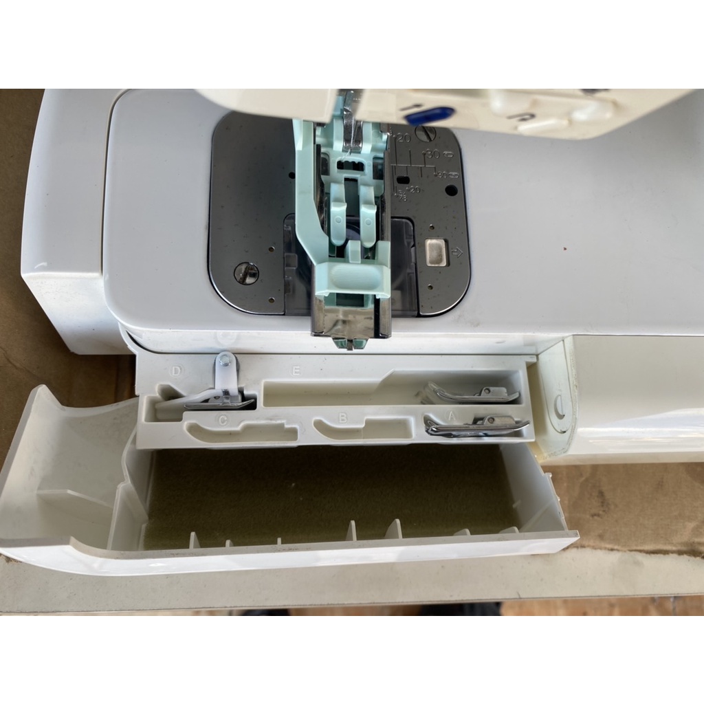 MÁY MAY GIA ĐÌNH ĐA NĂNG JUKI ĐIỆN TỬ CÓ CẮT CHỈ TỰ ĐỘNG