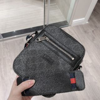 Túi đeo chéo nam gg supreme