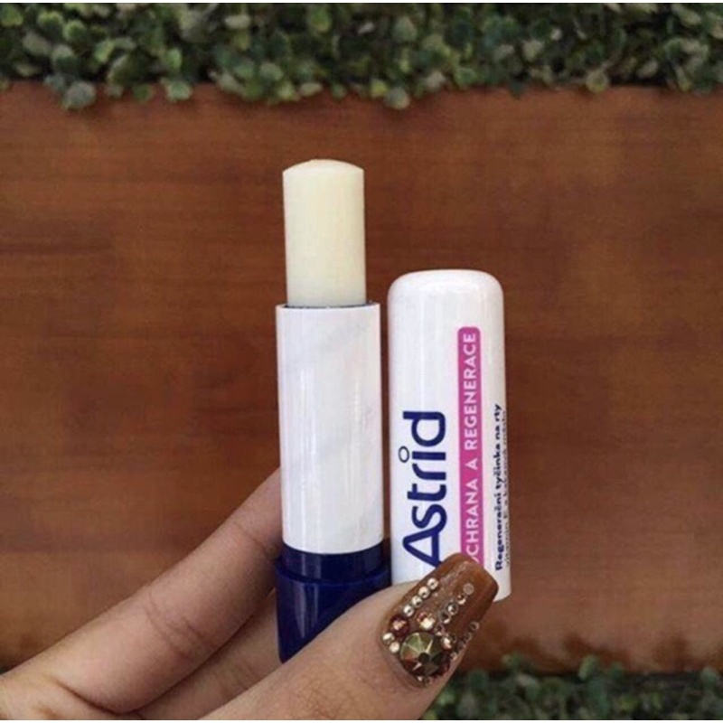 Son dưỡng môi mỡ hươu Astrid size to 3g