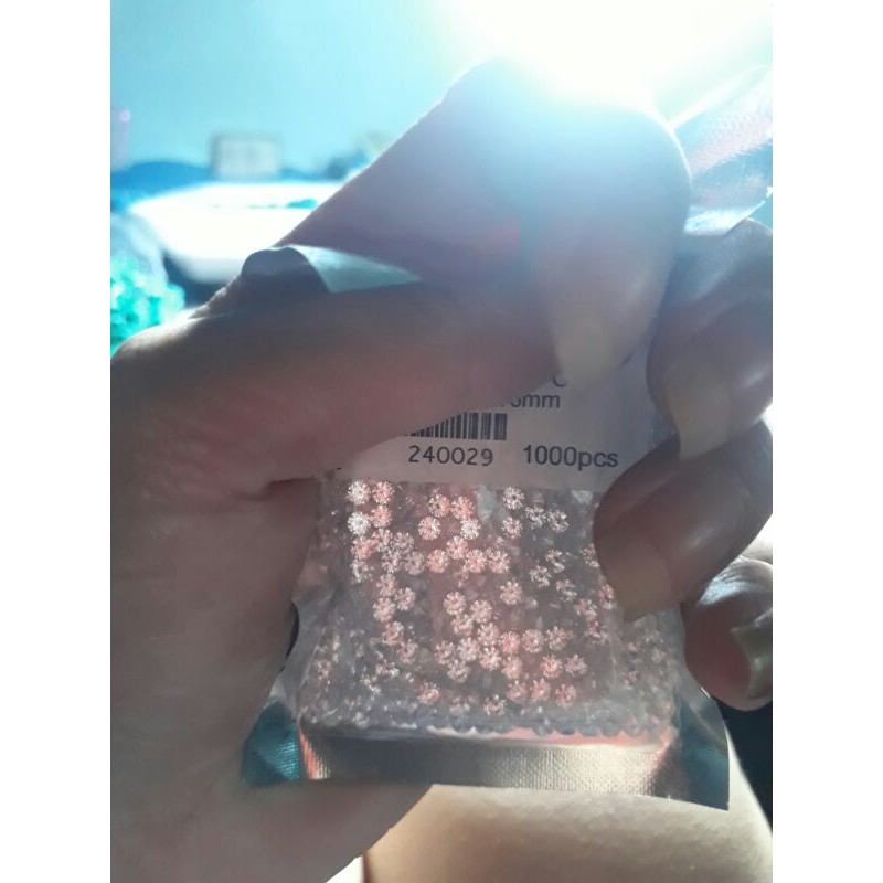 1 viên đá đính răng cao cấp 2.75 mm giá sỉ sáng lung ling