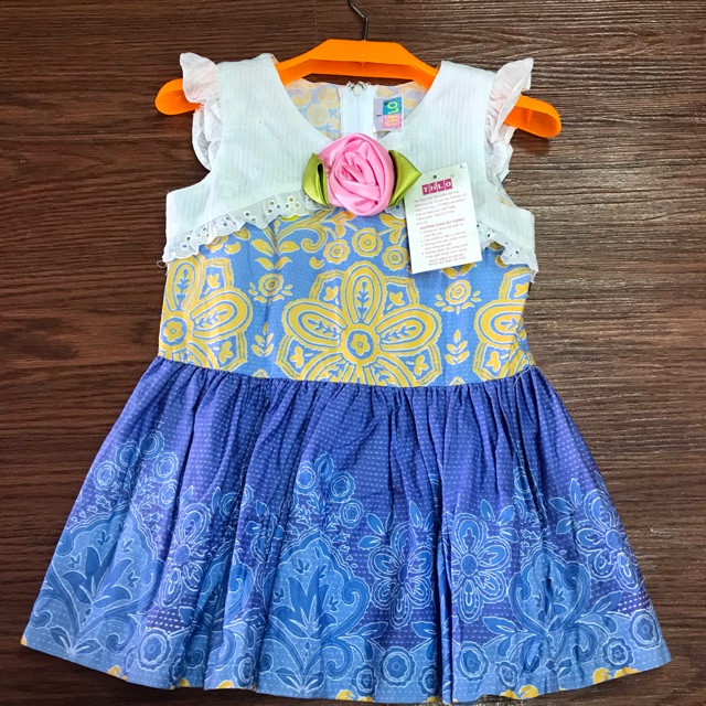 Lẻ size đầm xoè vải kate Hàn 11-12kg cột dây chít eo