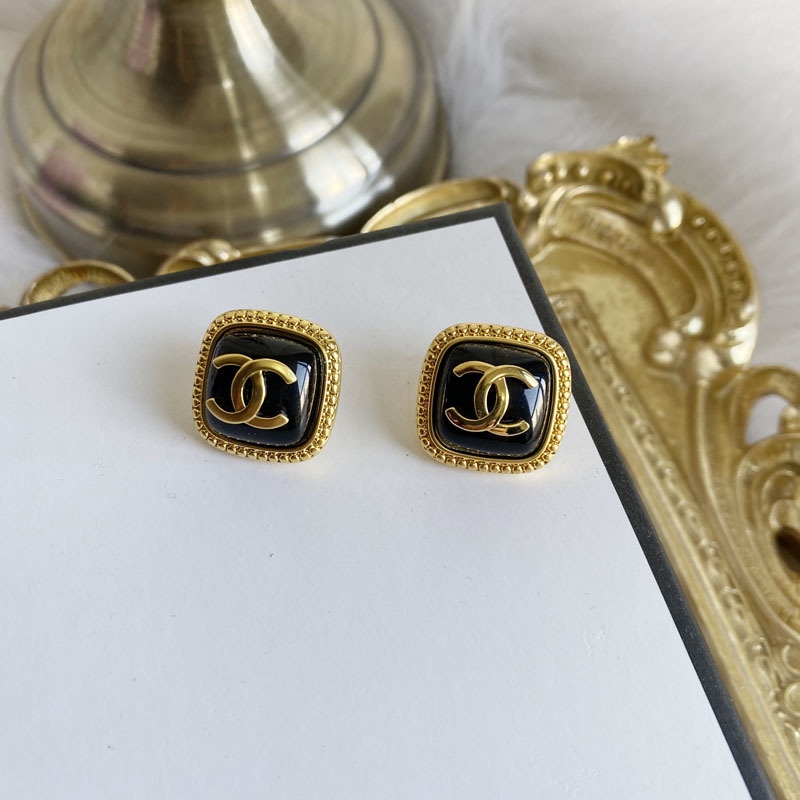 Bông Tai Chữ Bằng Thép Titanium Thời Trang Cho Nữ