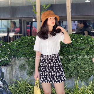 Set pull trắng + chân váy hoa cúc