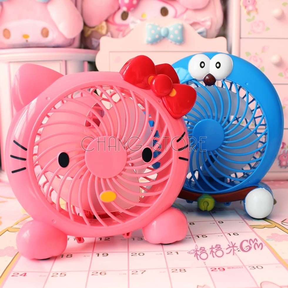 Quạt Tích Điện Cầm Tay, Quạt Mini Để Bàn Có Kèm Đèn Họa Tiết Hello Kitty, Doremon Siêu Hot | BigBuy360 - bigbuy360.vn