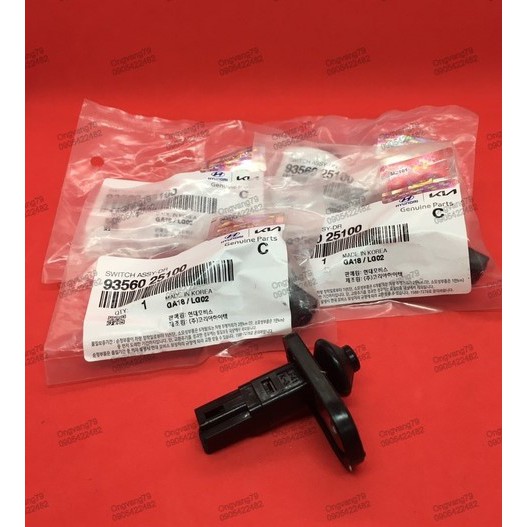 Giá 1 cái - Công tắc báo đóng mở cửa xe KIA, HYUNDAI: ACCENT, SANTAFE, SONATA,.../Mã số: 9356025100