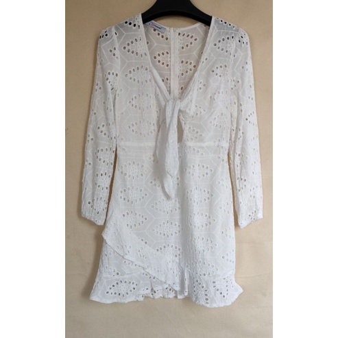 Đầm Trắng Nơ Ngực sz M