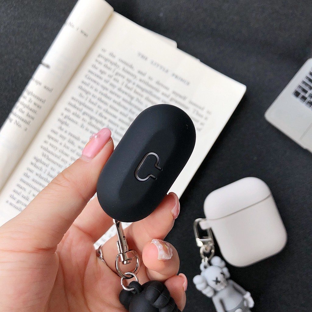 Vỏ Bọc Hộp Sạc Tai Nghe Airpods 2 Bằng Silicone Hình Kaws Độc Đáo | BigBuy360 - bigbuy360.vn
