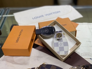 Móc khoá lv giọt nước fullbox . sales