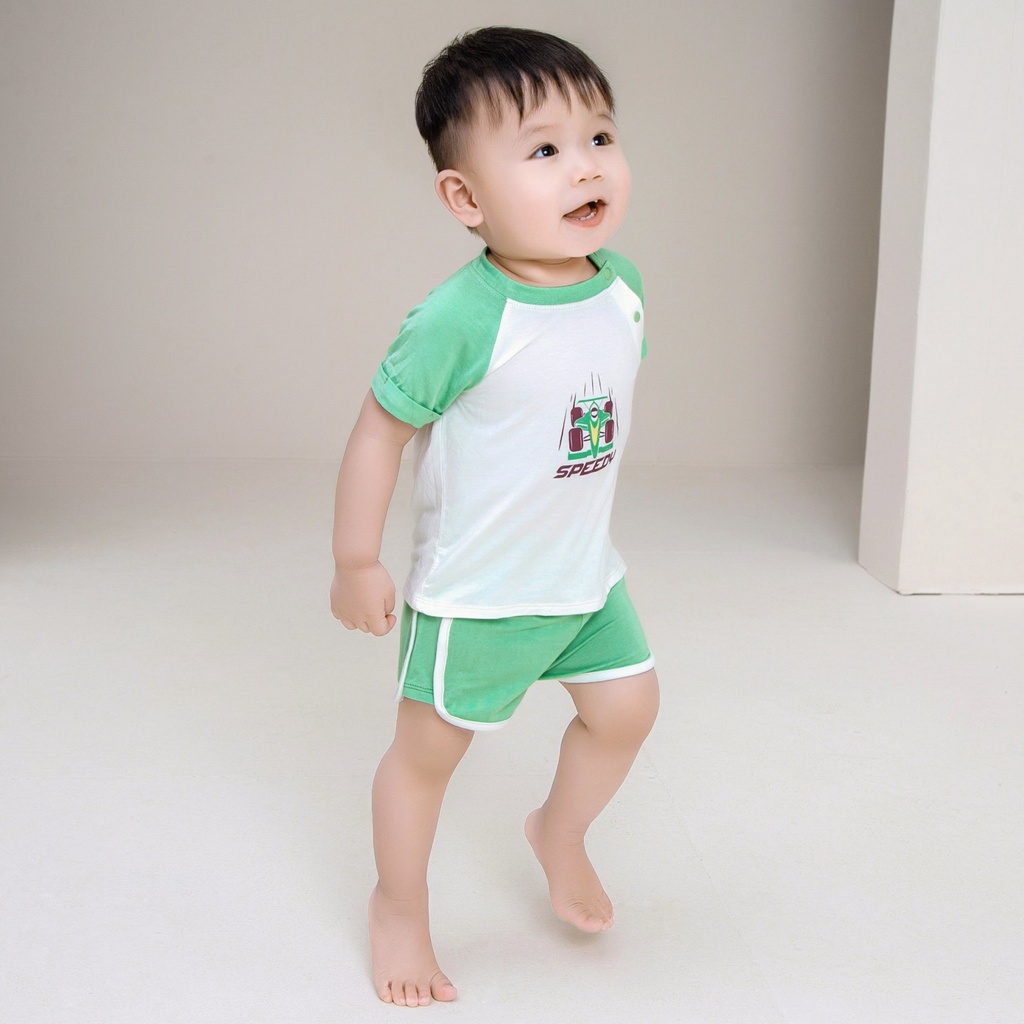 Chaang bộ cộc tay cho bé trai chất cotton , dành cho bé từ 3 tháng đến 5 tuổi SS2022D04