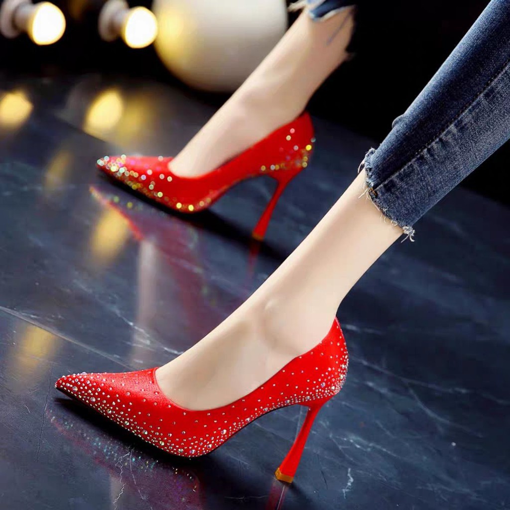 Âu Mỹ cổ tích nữ tính cảm giác rhinestone satin đỏ giày cưới 21 mùa xuân mới mũi nhọn đơn cao gót