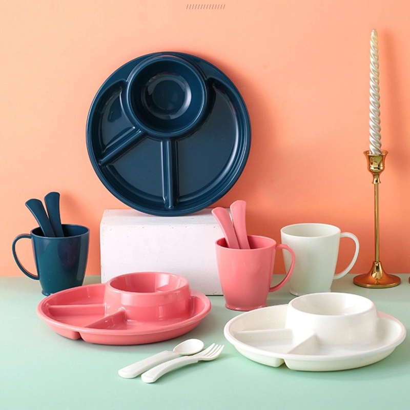 Bộ Dụng Cụ Ăn Gồm Tô Muỗng Nĩa Bằng Nhựa Chia Ngăn Chống Nóng Dành Cho Bé