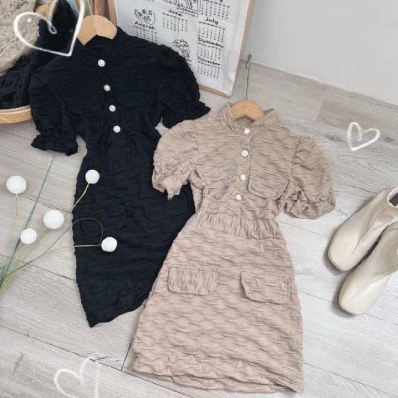 ĐẦM XỐP BODY TAY BÈO NÚT TRẮNG