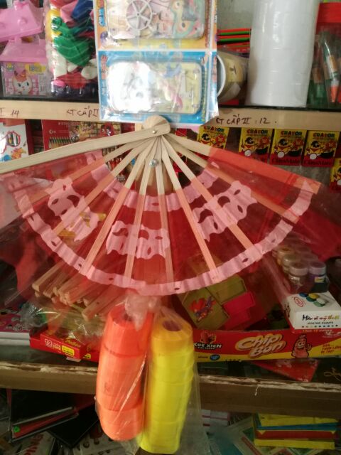 Quạt múa ...