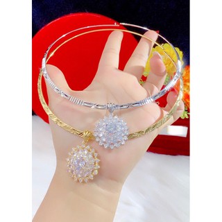 Kiềng cổ cứng và mặt dây chuyền đính đá mạ vàng hoặc mạ bạch kim
