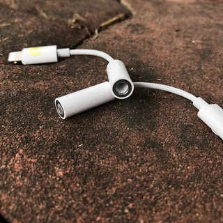 JACK CHUYỂN LIGHTNING RA 3.5 ZIN MÁY
