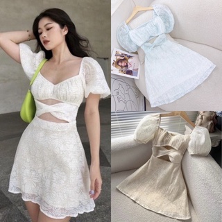 Đầm hoa nổi khoét eo