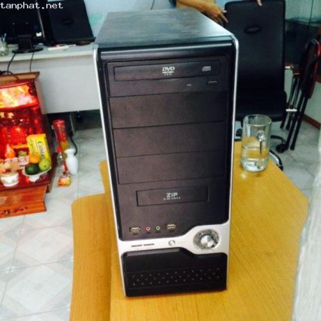 cpu i3- ram 8gb . cấu hình mạnh chơi nhiều game ( fo4 . lol . cf ..vv..) xài đồ họa .