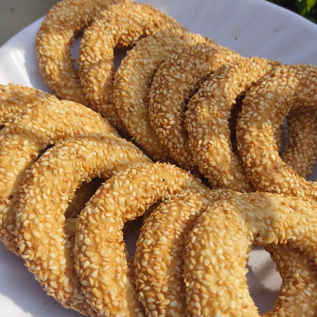 1 Gói 12 Miếng Bánh Vòng Mè Bơ Sữa