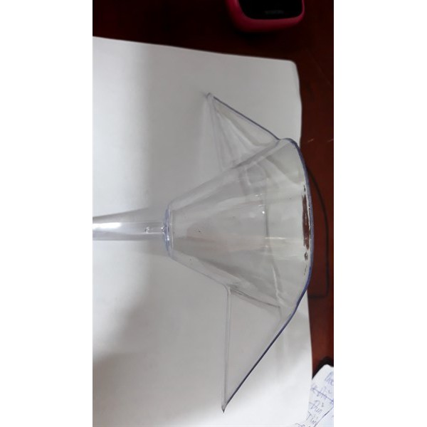 Ly Mỏ Vịt Tháp Ly