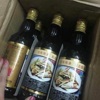 1 thùng 12 chai xì dầu càng cua chuẩn hàng nội địa k có chữ VN