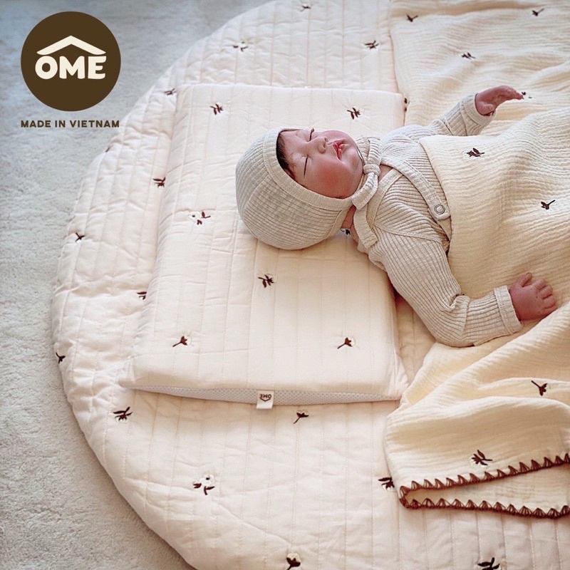 Gối cao su non chống ngạt vỏ trần bông Ome-Kiêm lót đầu siêu thoáng cho bé