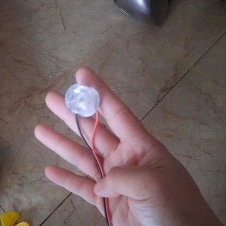 Dây đèn siêu sáng và đèn gió 1 bóng.