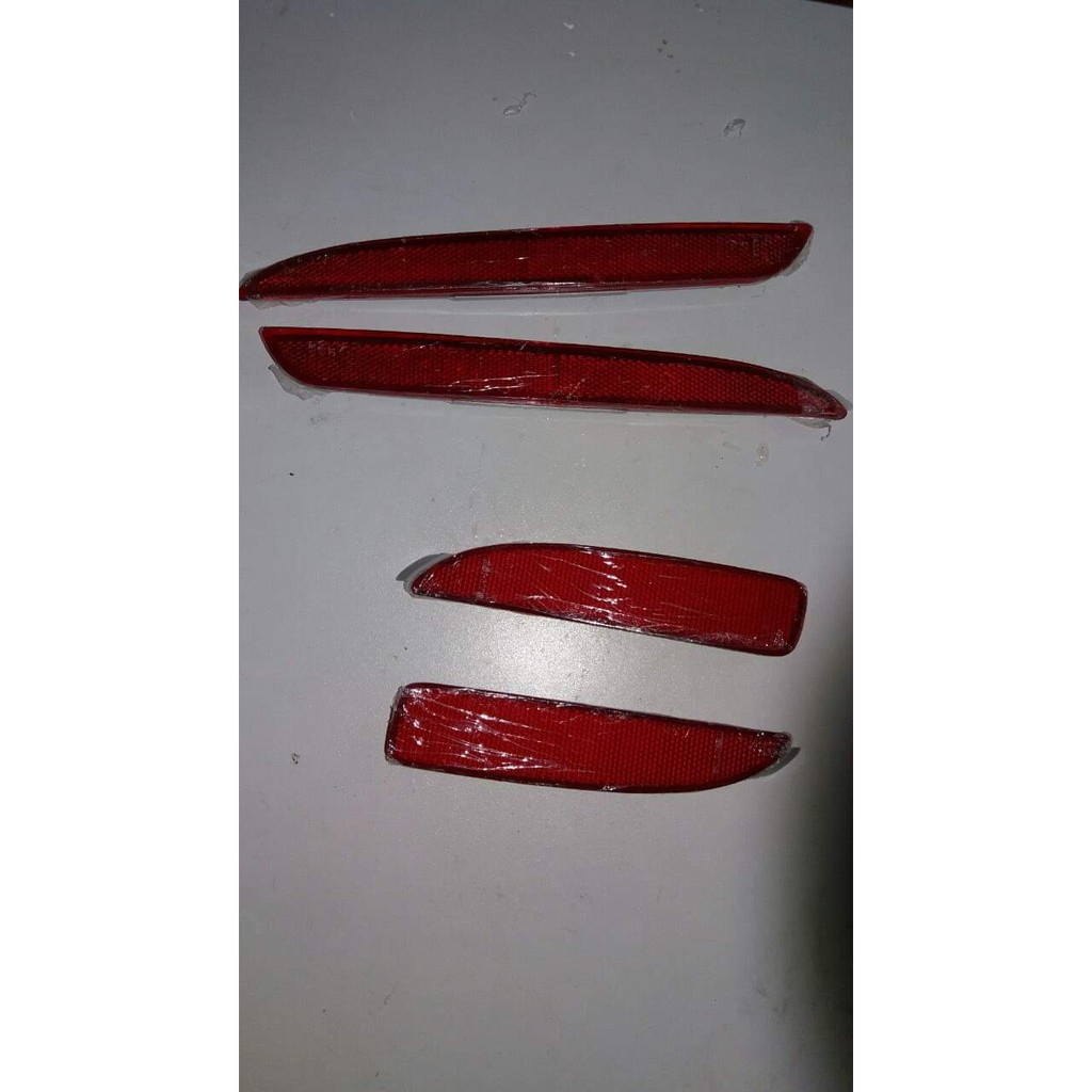 Đèn phản quang sau trái, phải Mazda 3 2010-2014