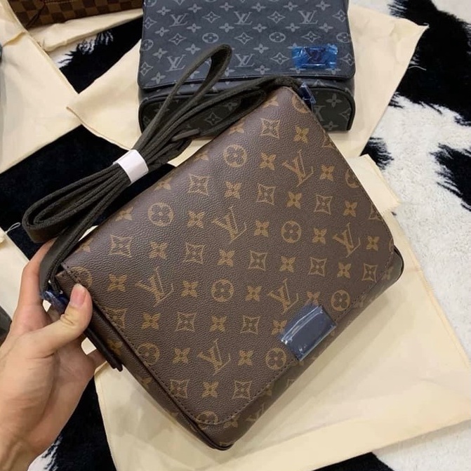 Túi cặp đeo chéo Louis Vuitton Super Distric TC 25x22x8 [ Dota ]