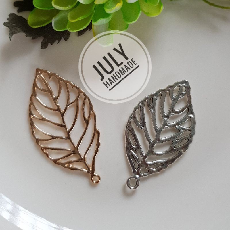 Lá kim loại lớn mạ vàng va bạc