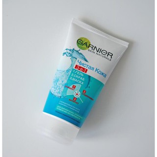 Sữa rửa mặt Garnier Skin Naturals 3 in 1 cho da dầu mụn