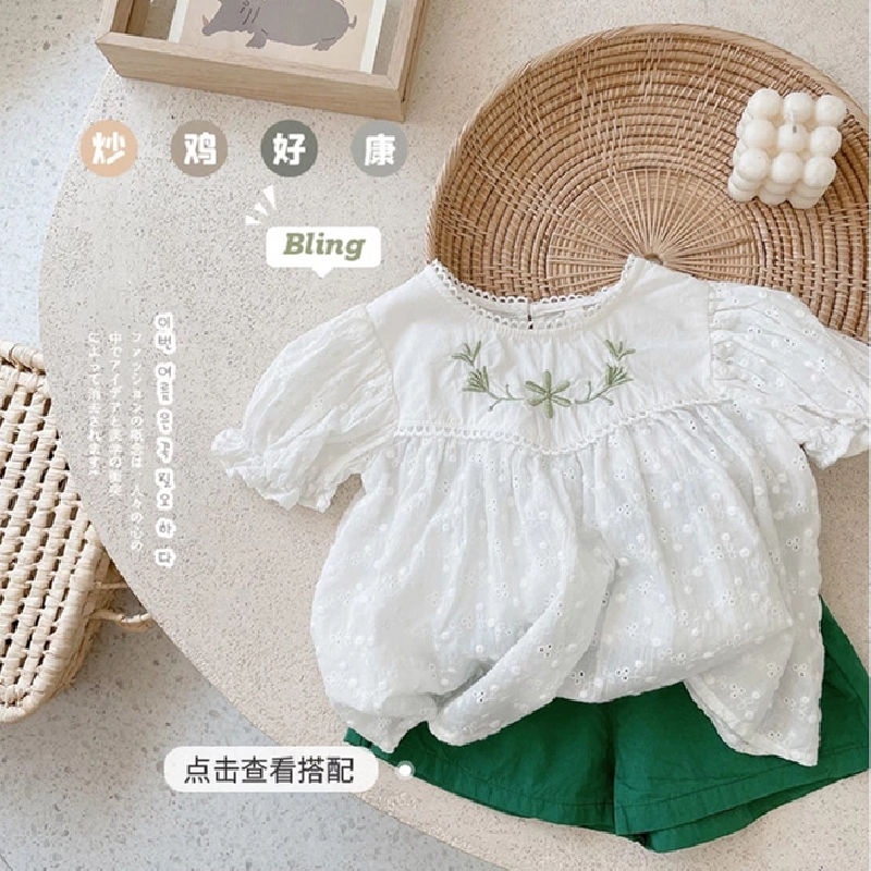 Bộ Áo Ren Ngắn Tay + Quần Short Màu Xanh Lá Thời Trang Cho Bé Gái