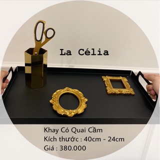 Khay có quai cầm
