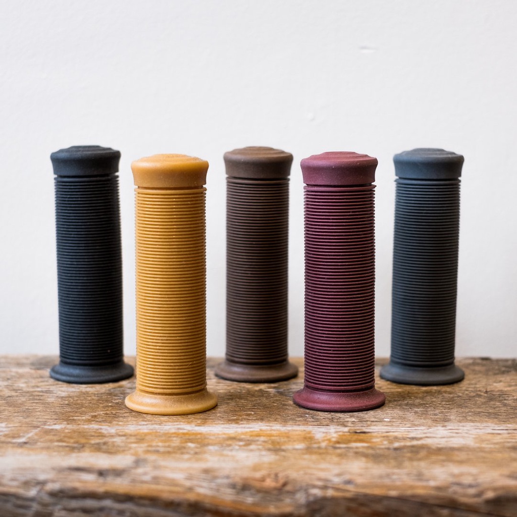 Tay nắm xe máy Cafe Racer cổ điển - Kungfu Classic Grips 7/8&quot;