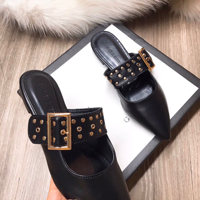 Dép sục đai đinh