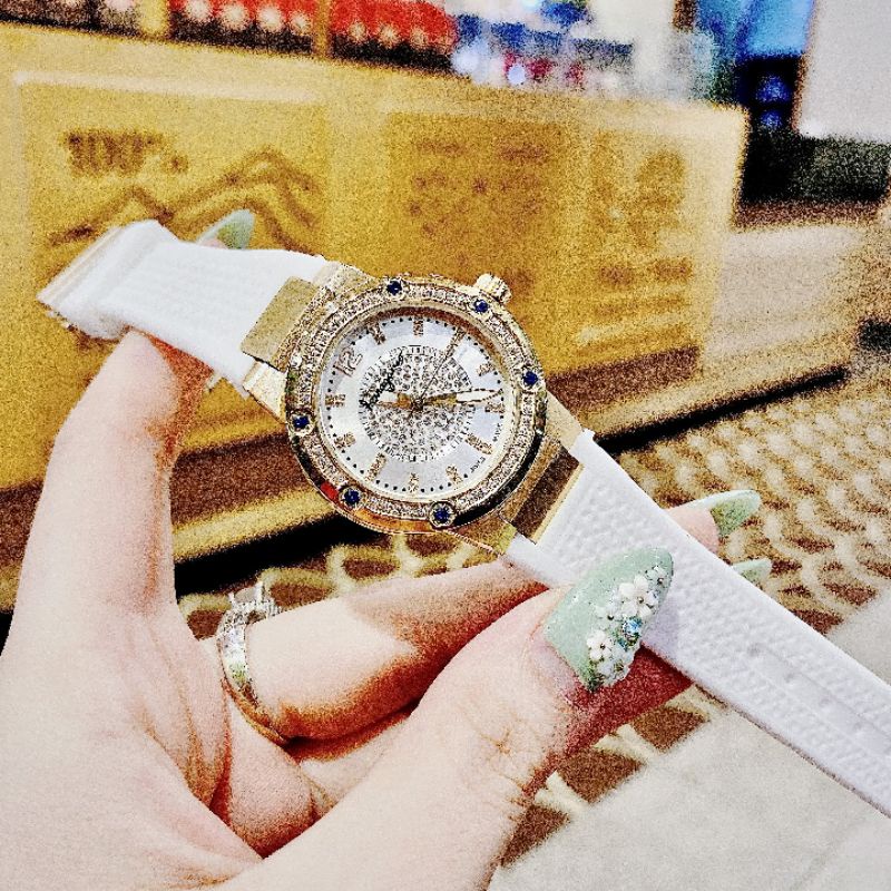 Đồng hồ nữ cao cấp 𝓢𝓪𝓵𝓿𝓪𝓽𝓸𝓻𝓮 𝓕𝓮𝓻𝓻𝓪𝓰𝓪𝓶𝓸