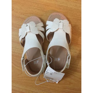 Sandal nơ bướm trắng HM siêu xinh