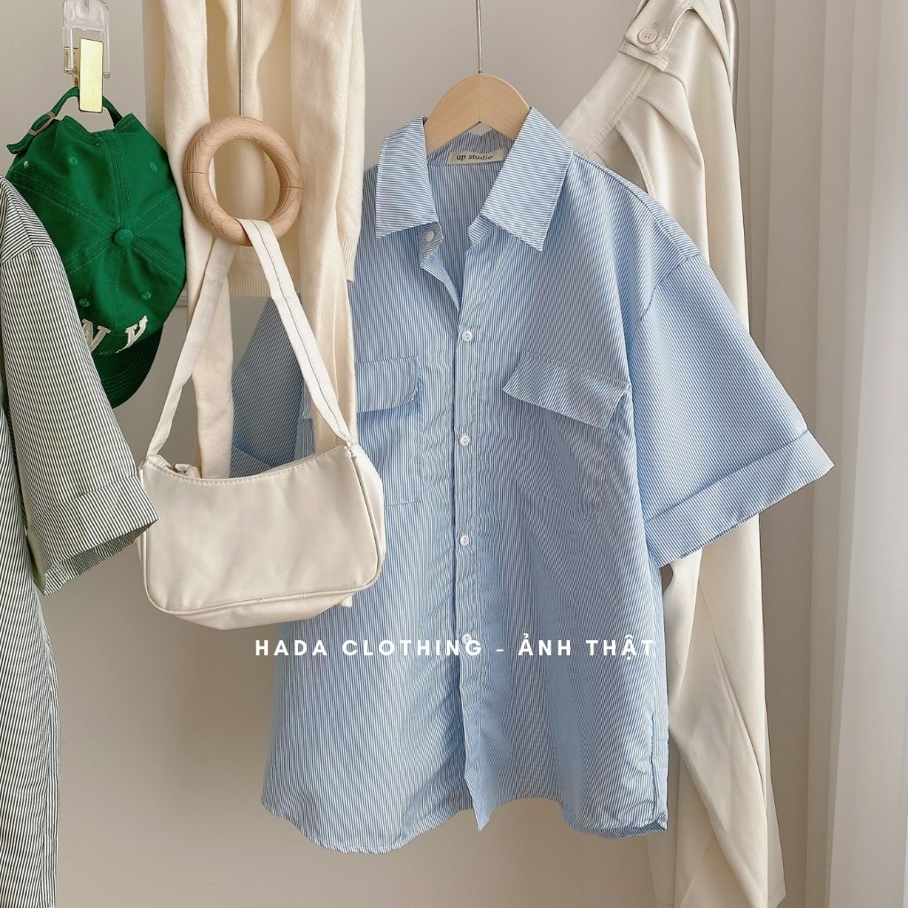 Áo sơ mi nữ form rộng kẻ sọc cộc tay màu xanh Hada, chất vải kate phối túi nắp SM08