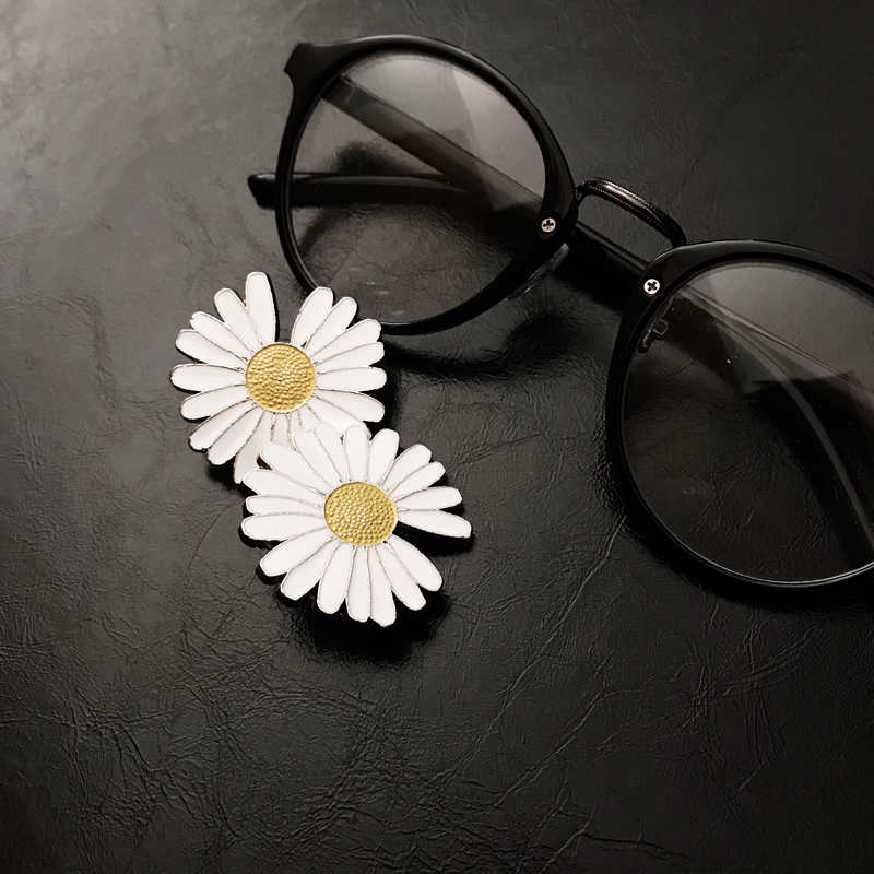 Ghim Cài Áo Kim Loại Hình Hoa Cúc Nhỏ Phong Cách Harajuku Hàn Quốc 22163 Cho Nam Nữ