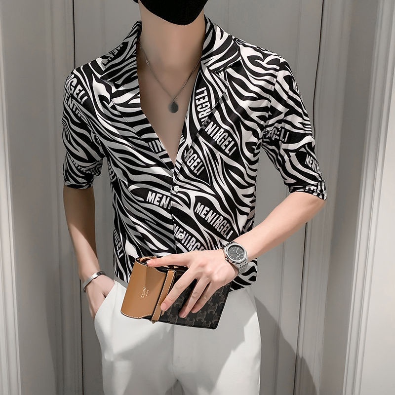 Áo Sơ Mi Tay Lửng Cổ Chữ V In Hoa Màu Sắc Tương Phản Thời Trang Cho Nam