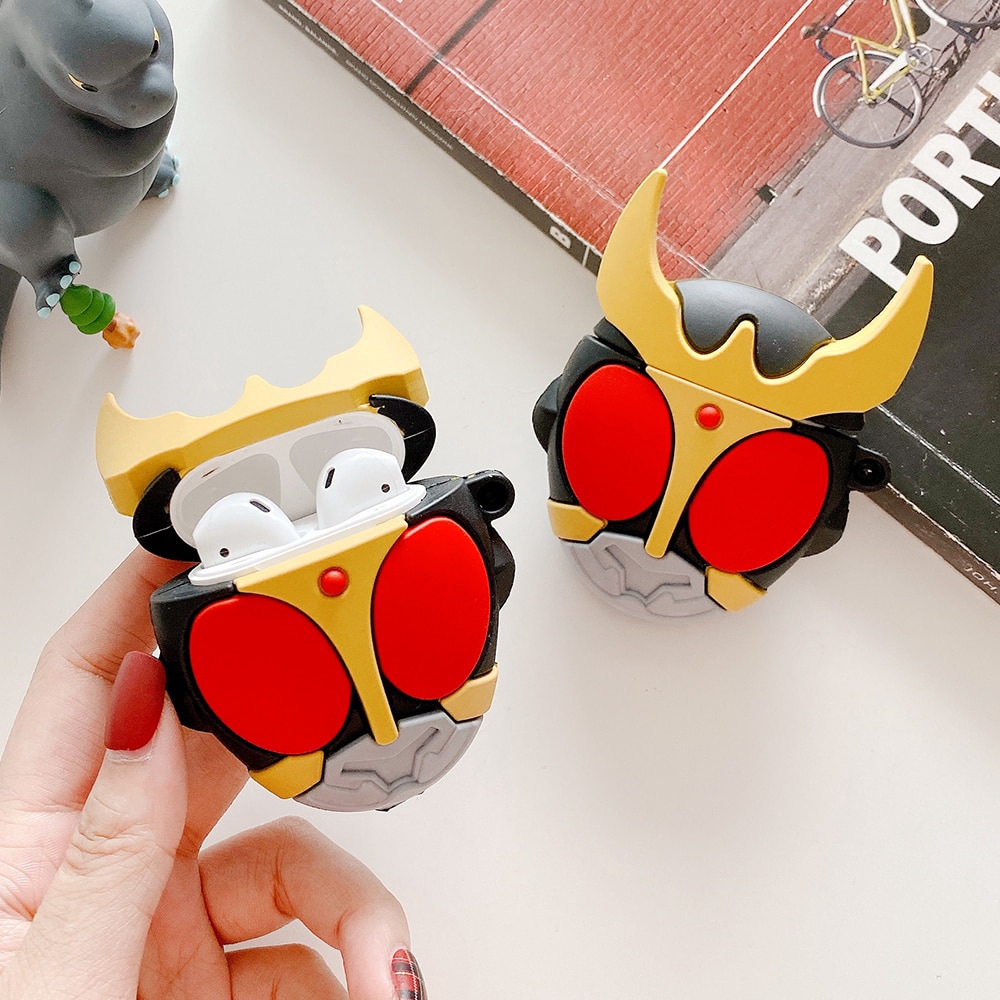 Vỏ bảo vệ hộp sạc tai nghe bluetooth airpods 1 2 bằng silicon hình mặt nạ kamen rider 3d kèm móc treo tiện dụng