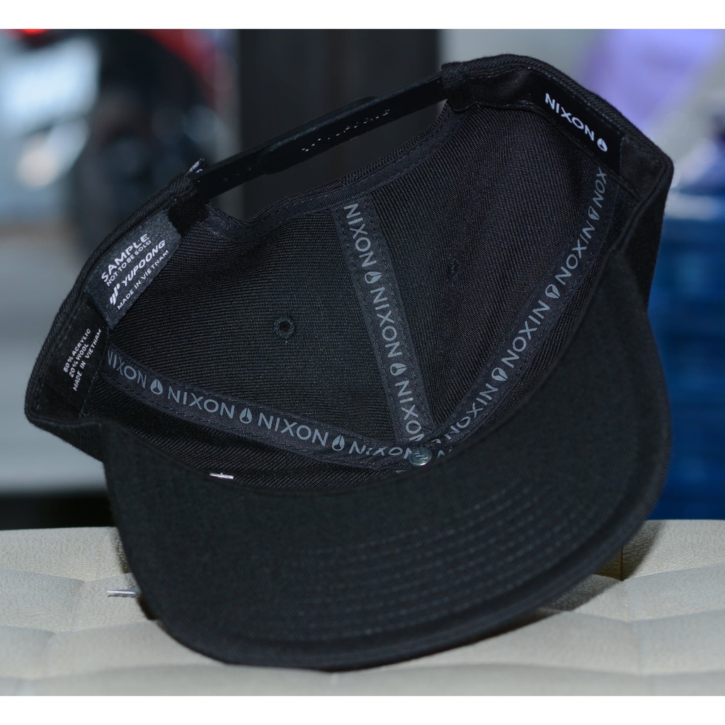 Nón snapback màu đen Nixon Worldwide,mũ snapback 5 Panel { Hình thật }