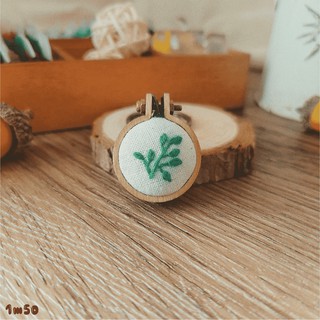Evergreen - Móc khóa thêu tay handmade / Hand-embroidered keychain