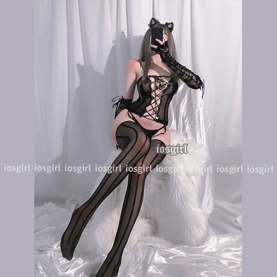 Bộ nội y họa tiết sọc dọc hở đáy ôm dáng gợi cảm cho nữ