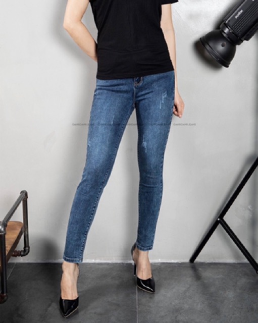 Quần jeans skinny màu xanh đá xước. | BigBuy360 - bigbuy360.vn
