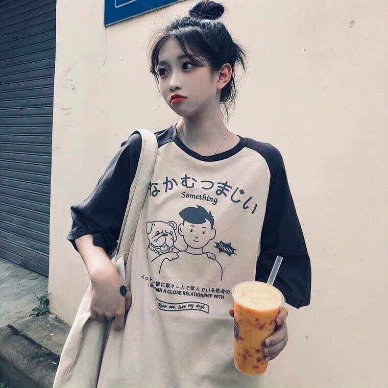 Áo thun nữ tay lỡ freesize phông form rộng dáng Unisex, mặc lớp, nhóm, cặp in hình NGƯỜI VÀ CHÓ CHỮ NHẬT màu nude sữa | BigBuy360 - bigbuy360.vn