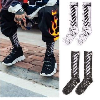 Tất cao cổ off white