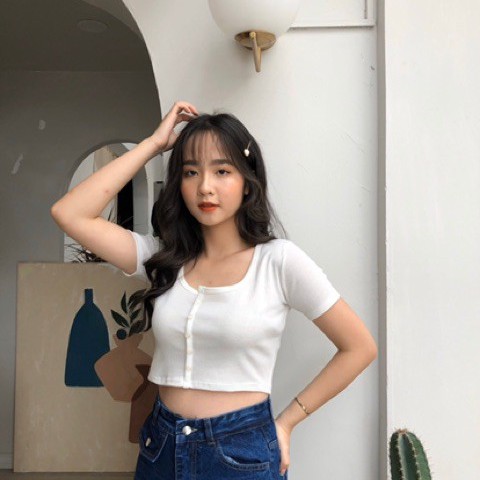 Áo croptop cổ tròn cúc cài tay ngắn len tăm xinh xắn ACRBUT048 | BigBuy360 - bigbuy360.vn