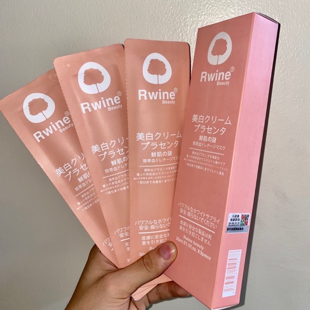 Tắm ủ trắng da body Rwine