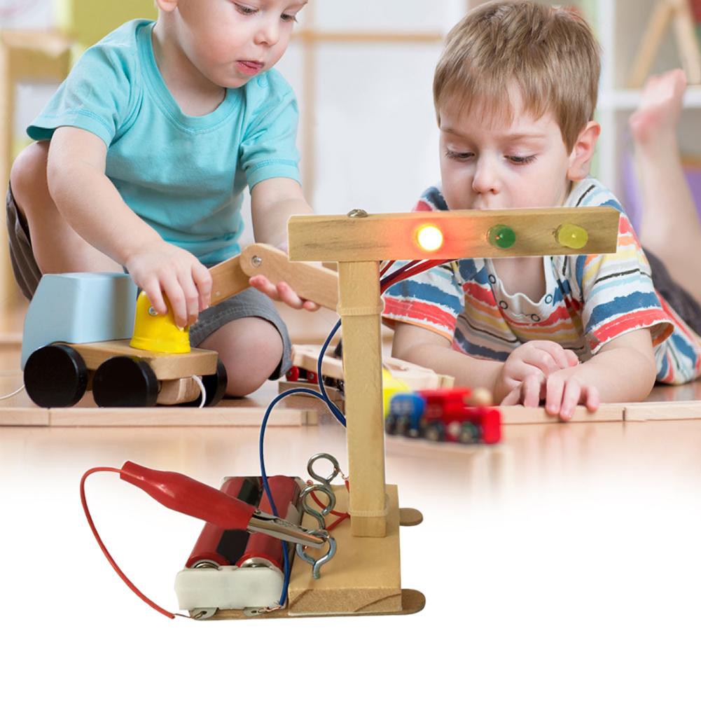 Đồ chơi thí nghiệm tự làm đèn giao thông giáo dục sớm cho trẻ